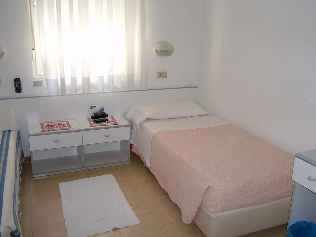 Hotel Villa Carla Grado Oda fotoğraf